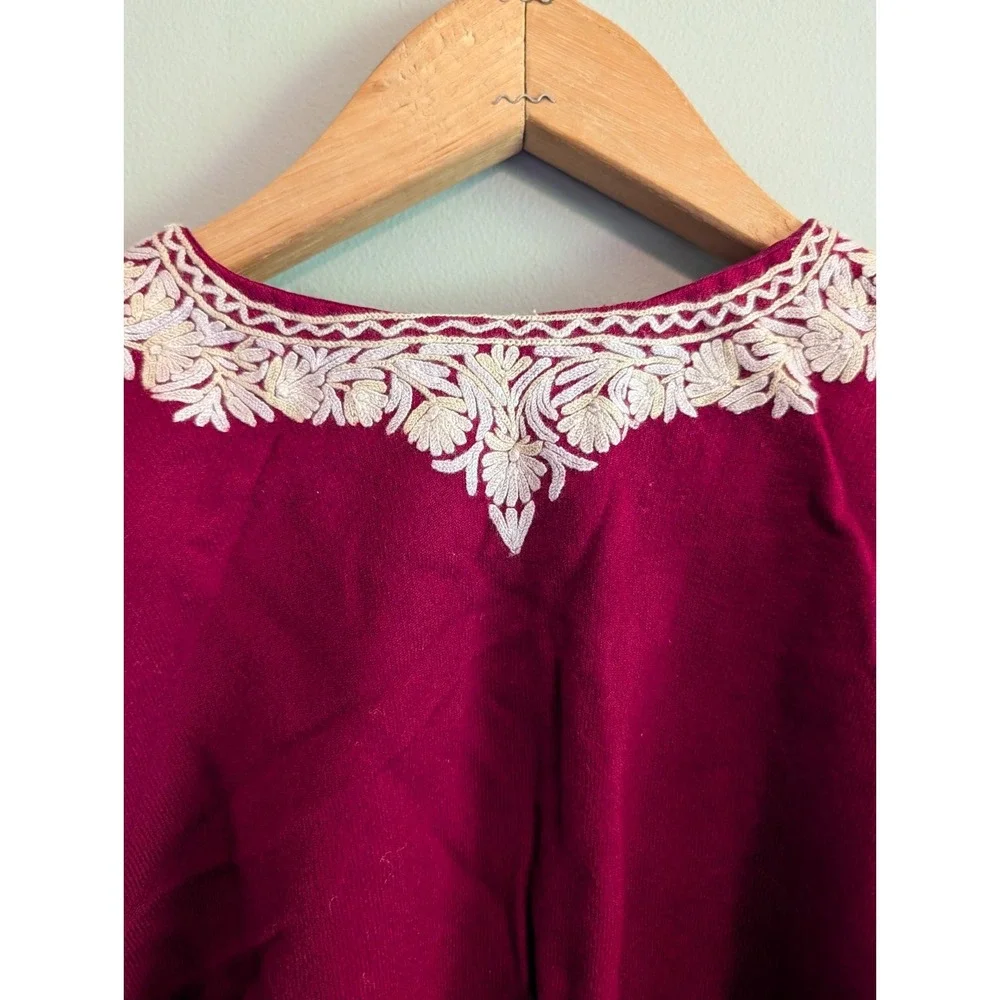 Vintage Wool Poncho Shawl Embroidered Red Floral‎ Fringe Bohemian Festival 70s